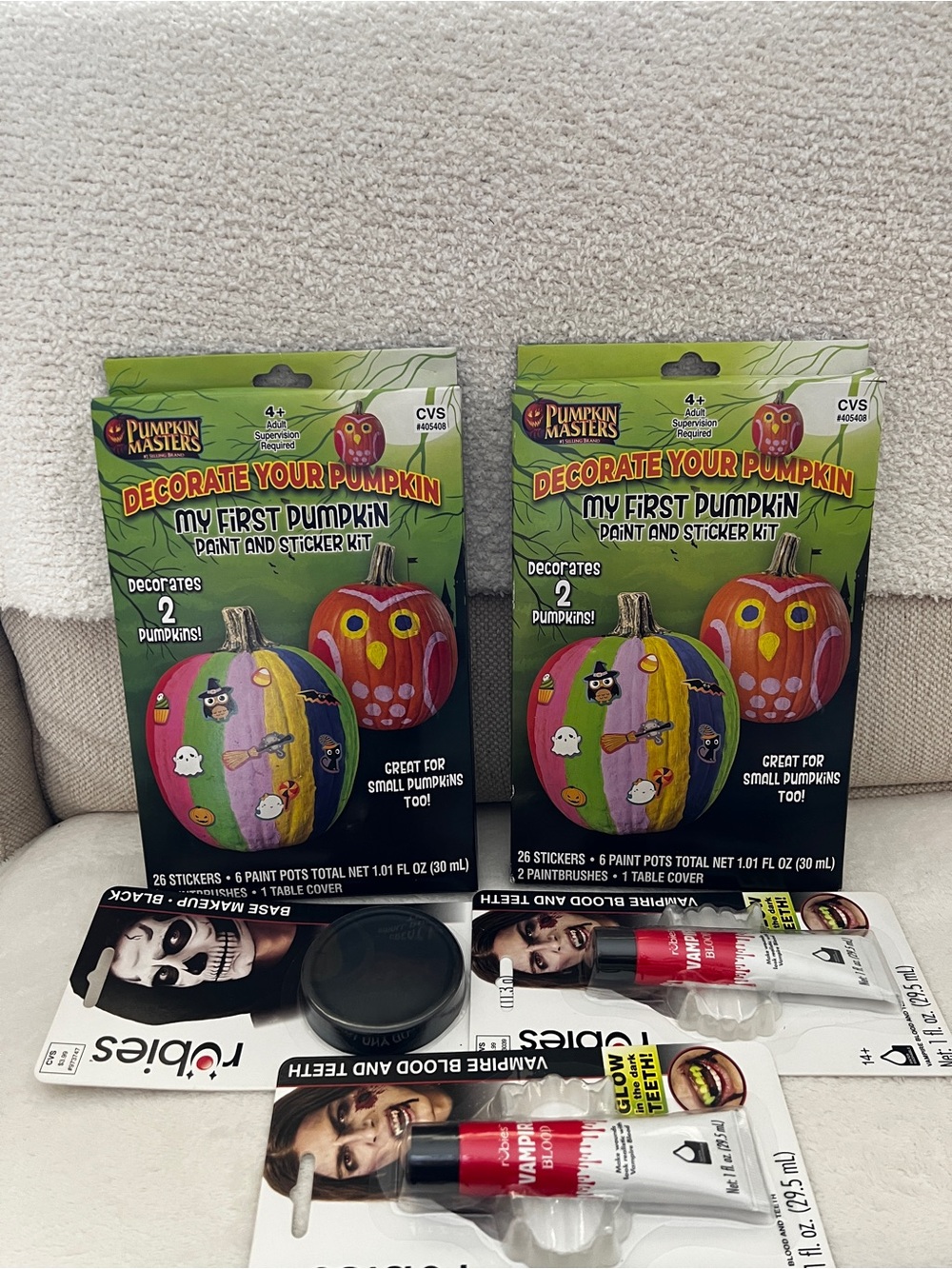 Lot of 10 Halloween items bags decorations and makeup - Picture 2 of 11